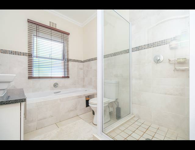2 BEDROOM APARTMENT FOR SALE IN SAXONWOLD